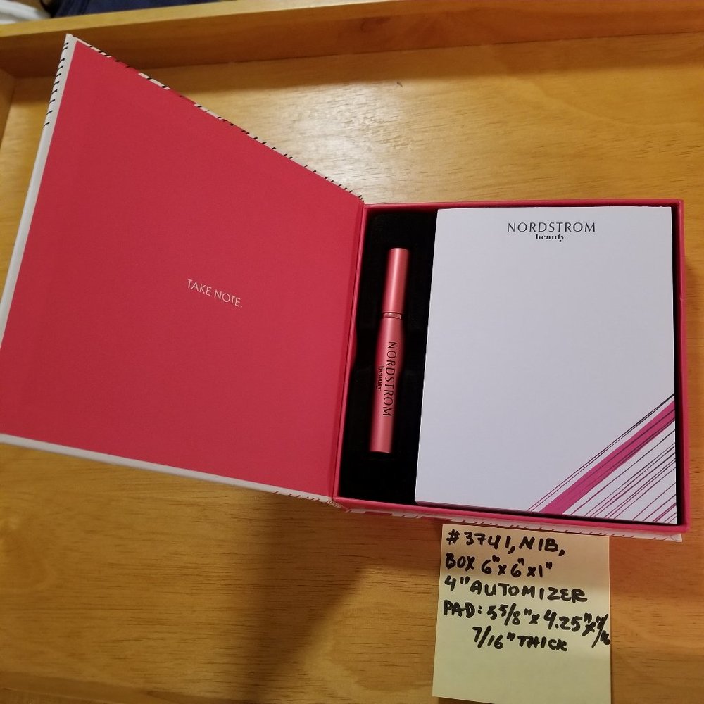✅3742 NIB Nordstrom Beauty Pink Atomizer & note pad